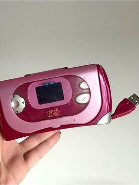 Bratz Handheld Video Game 2006 Y2K